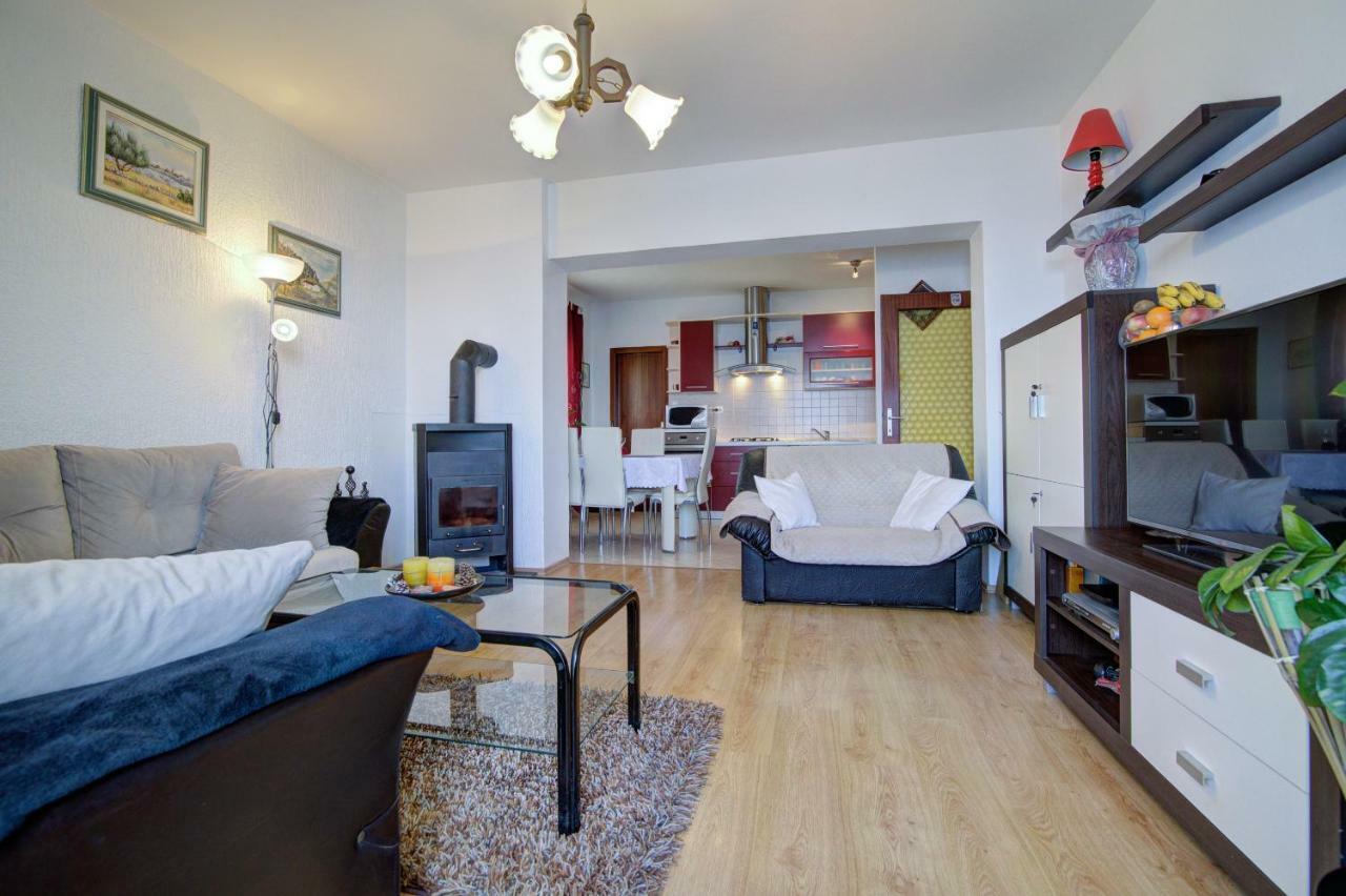 Apartment Luca Senj  Esterno foto